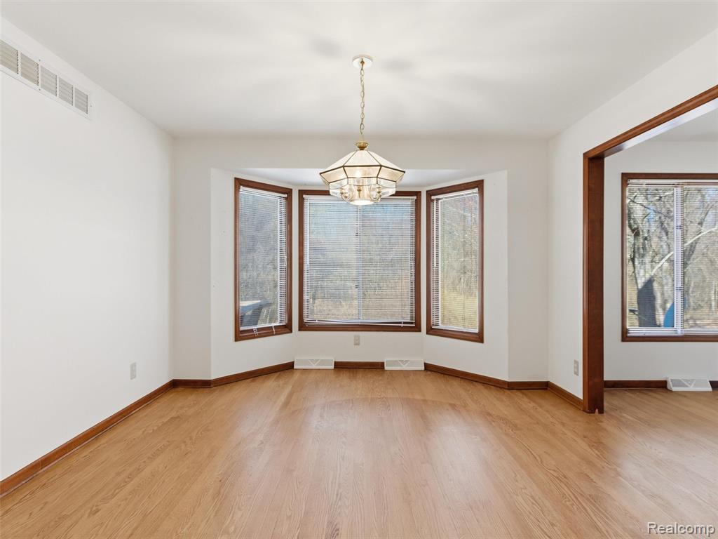 6400 Bridle Lane, Highland, MI 48356 — Photo 13