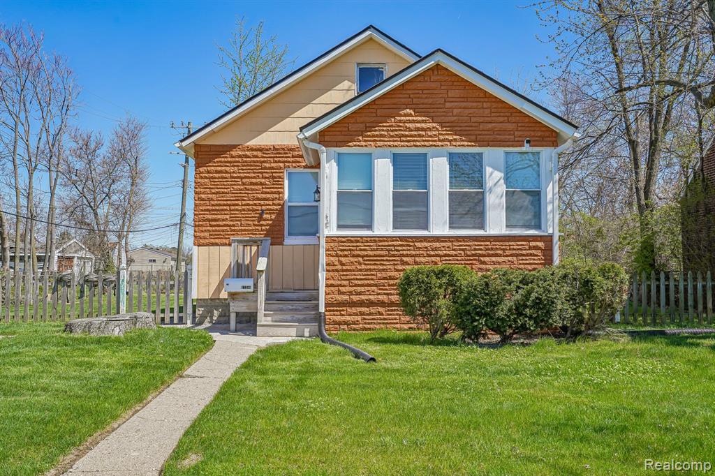 17380 Oakfield Street, Detroit, MI 48235 — front exterior