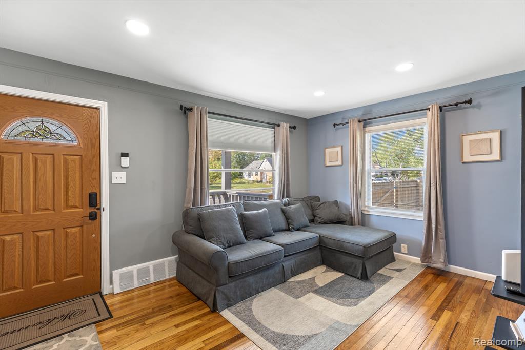 8610 Auburn Street, Detroit, MI 48228 — Photo 3