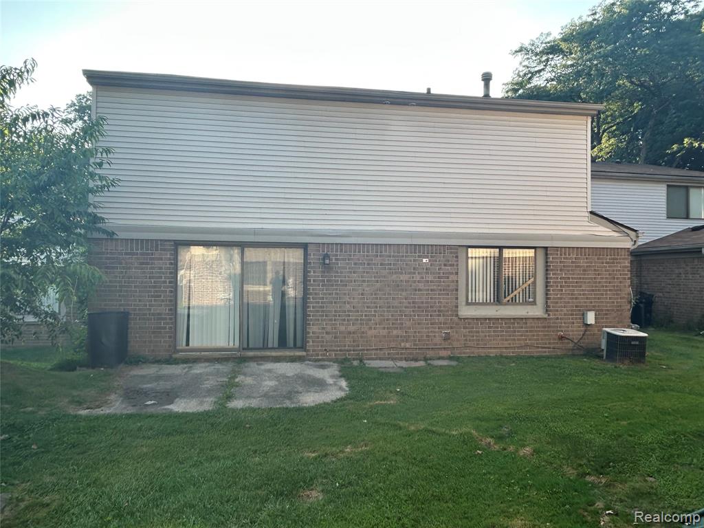 26889 Farmbrook Villa Drive, Southfield, MI 48034 — Photo 57