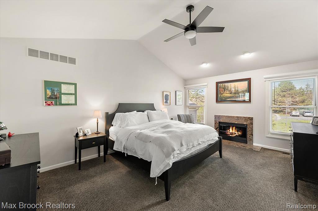 911 Tartan Trail, Bloomfield Hills, MI 48304 — Photo 23