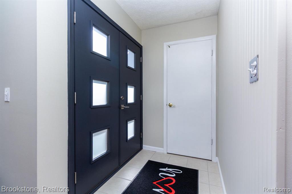 4335 Cypress Drive, Troy, MI 48085 — Photo 5