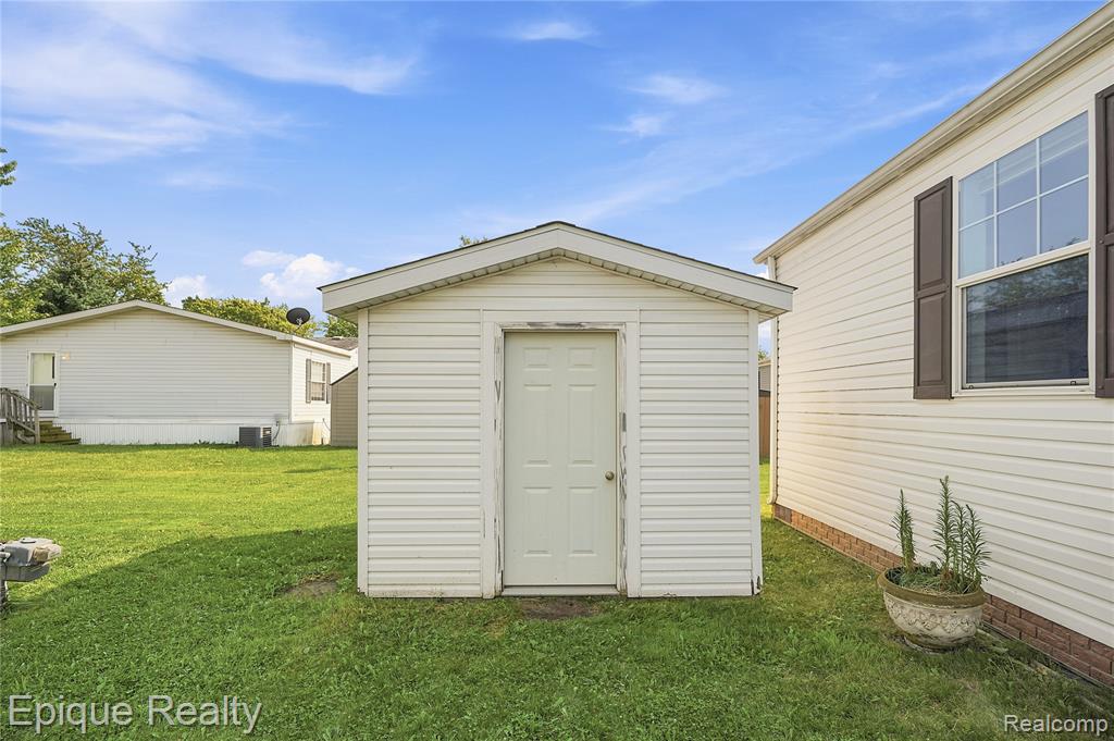 15346 Enchante, Clinton Twp, MI 48038 — Photo 5
