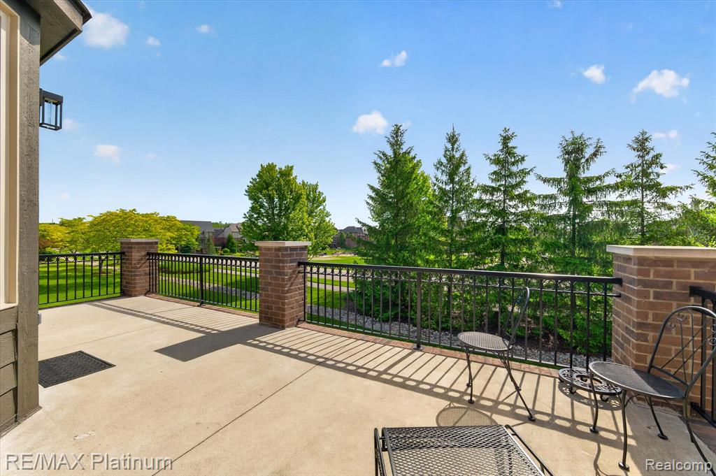 10653 Stoney Point Drive, South Lyon, MI 48178 — Photo 2
