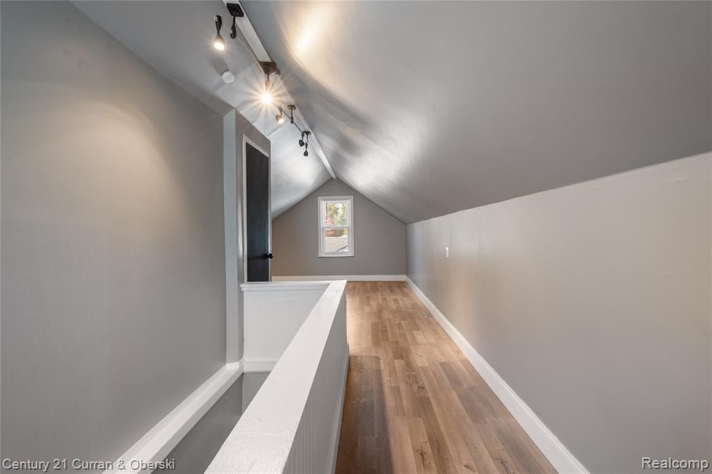 18933 Kenosha Street, Harper Woods, MI 48225 — Photo 18