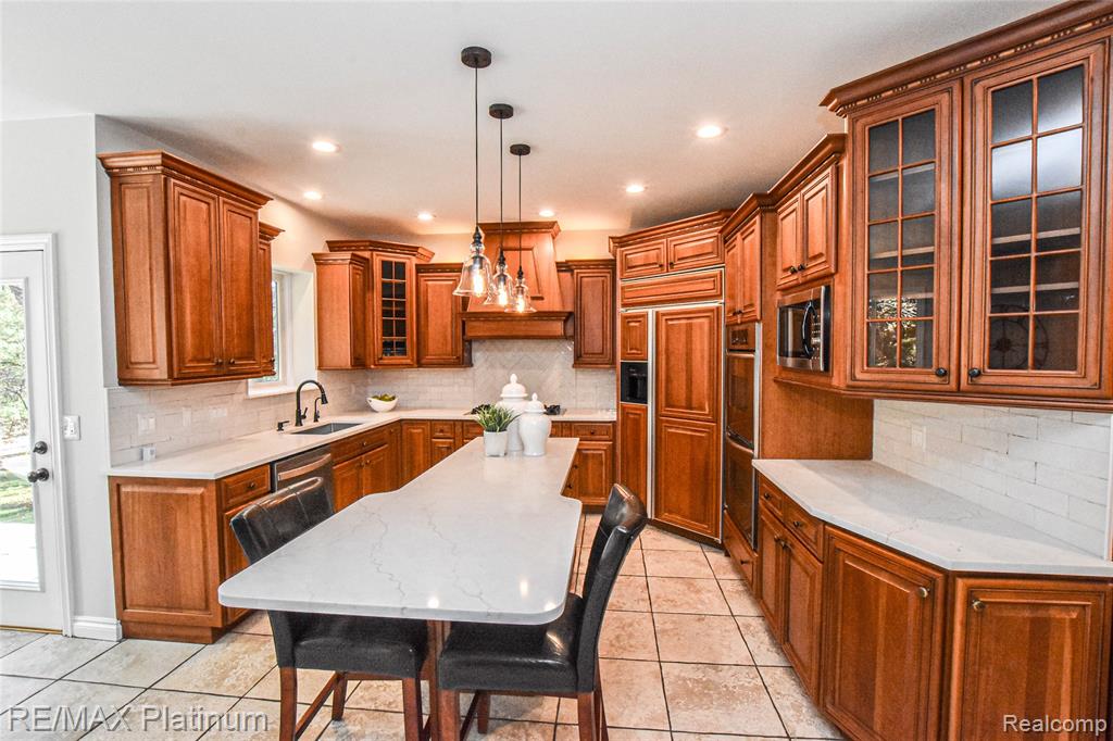 4215 Rolling Pines Court, Commerce Twp, MI 48382 — Photo 21