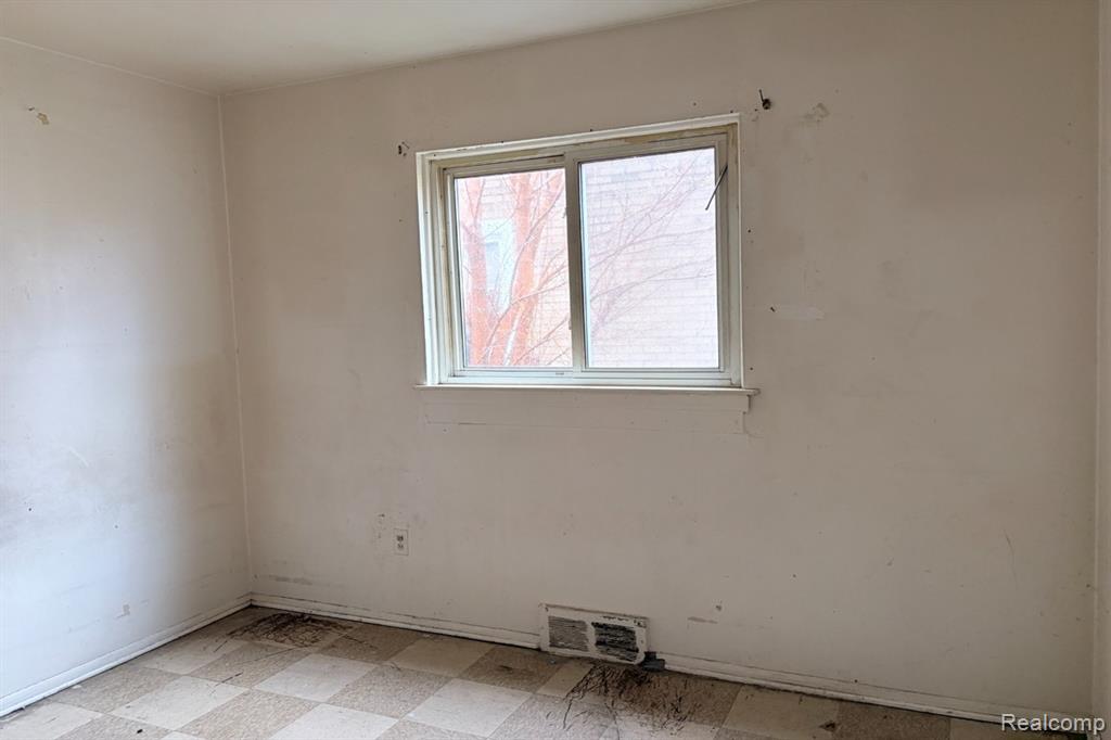 9377 Bessemore Street, Detroit, MI 48213 — Photo 12