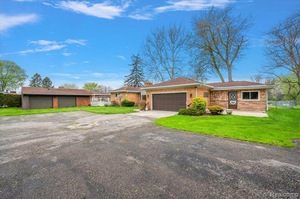 25651 S River Road, Harrison Township, MI — Photo 42