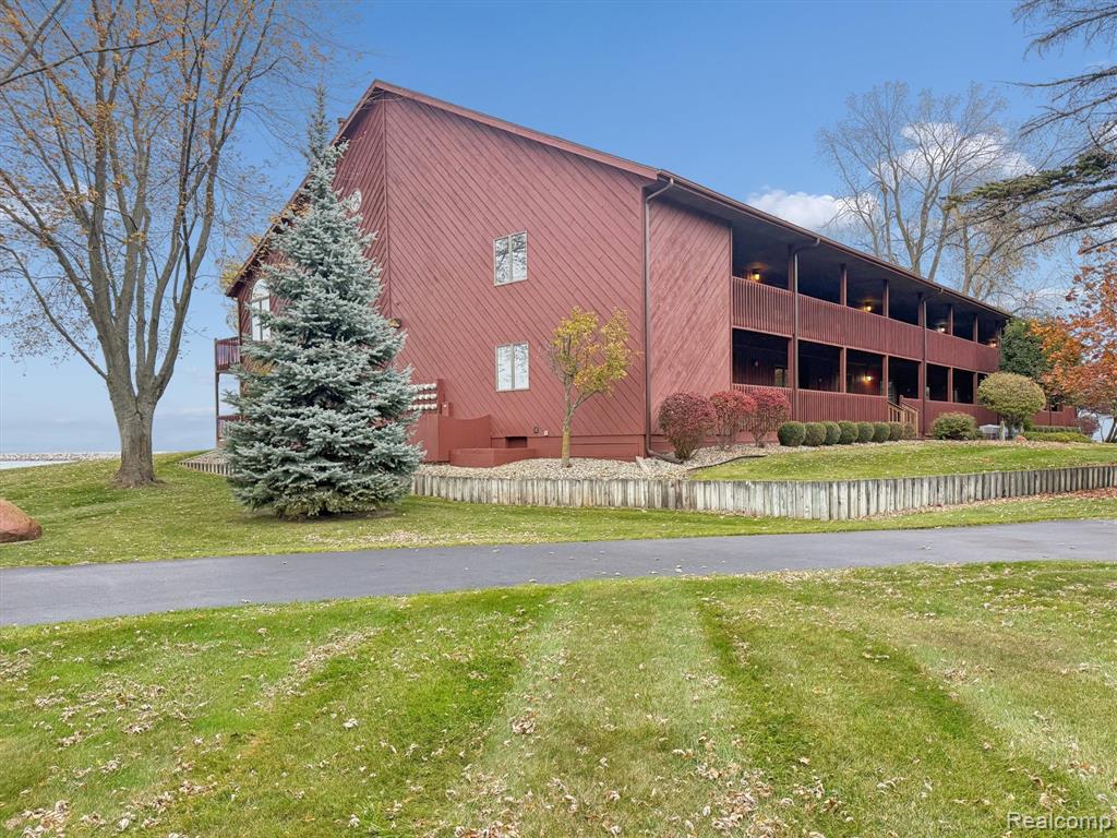 331 Lakeview, 18, Port Austin, MI 48467 — Photo 3
