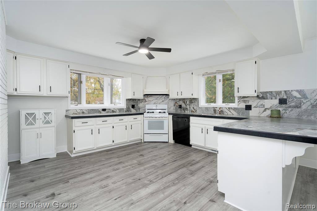 736 N Main Street, Almont, MI 48003 — Photo 3