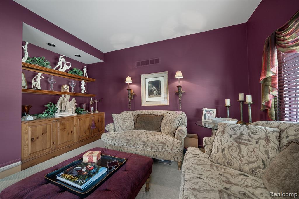 536 CAMBRIDGE Way, Bloomfield Hills, MI 48304 — Photo 11