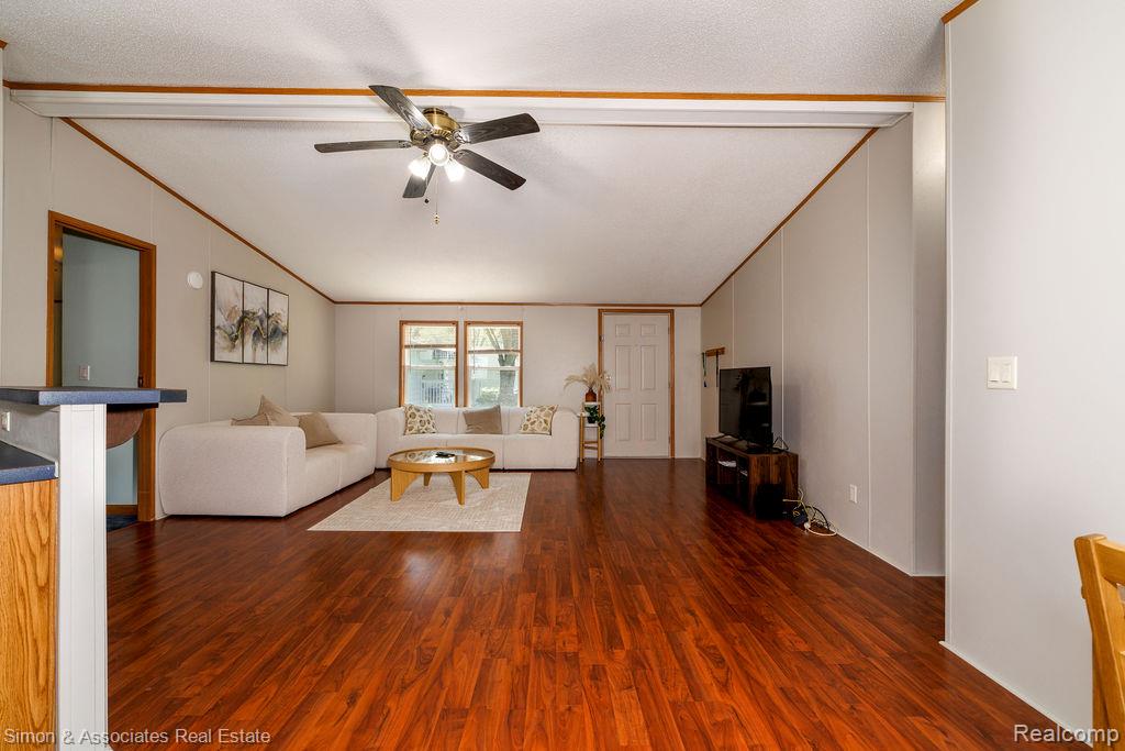 4995 Croissant Street, Dearborn Heights, MI 48125 — Photo 7