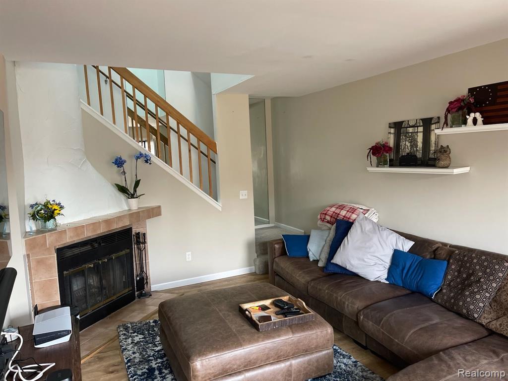 22264 PONDVIEW, 18, Novi, MI — Photo 5