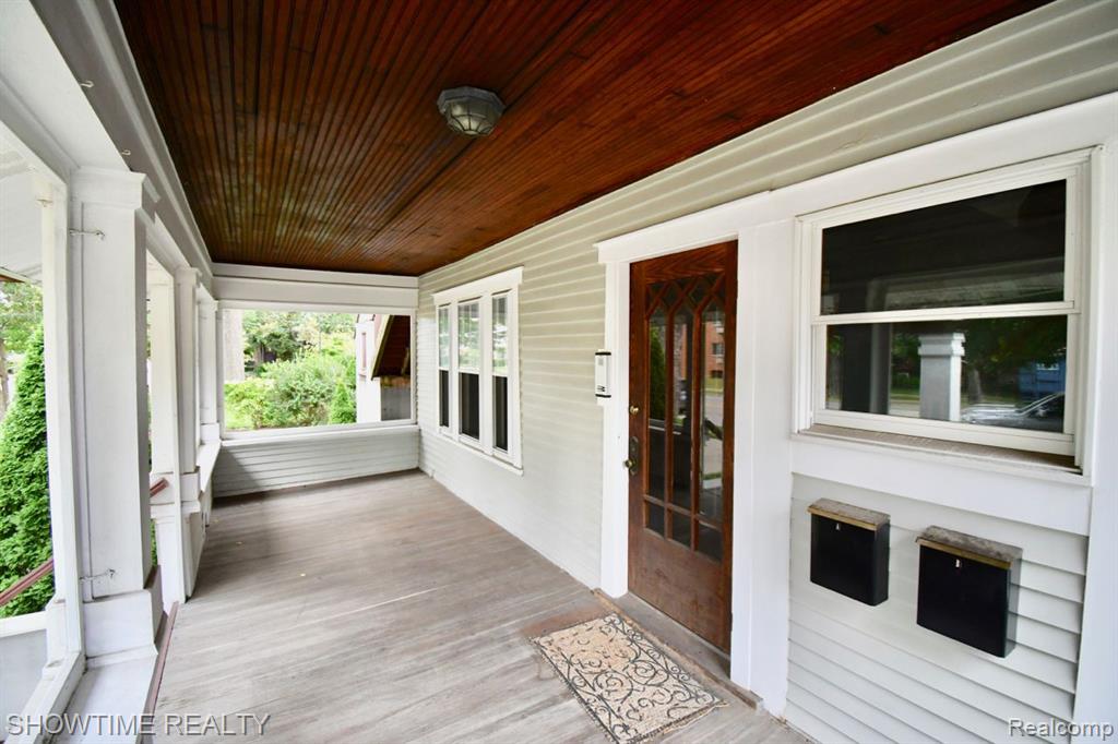 715 W 4TH Street, Royal Oak, MI 48067 — Photo 2