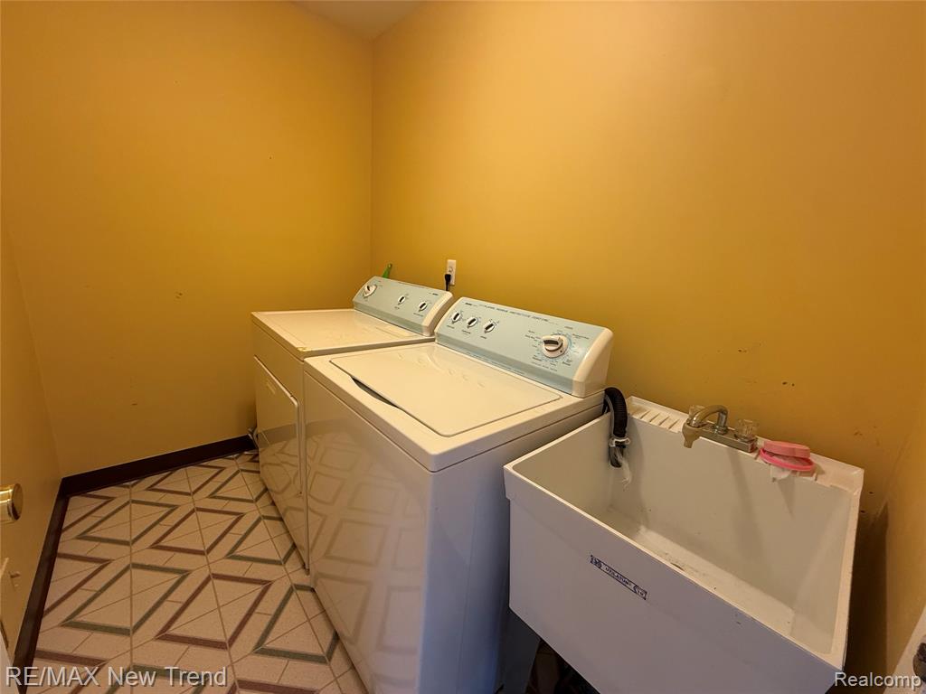 42101 ROSCOMMON Street, Northville, MI 48167 — Photo 17