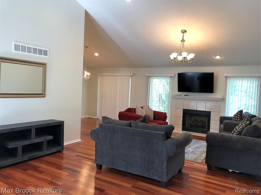 5273 SIMPSON LAKE Road, West Bloomfield, MI 48323 — Photo 5