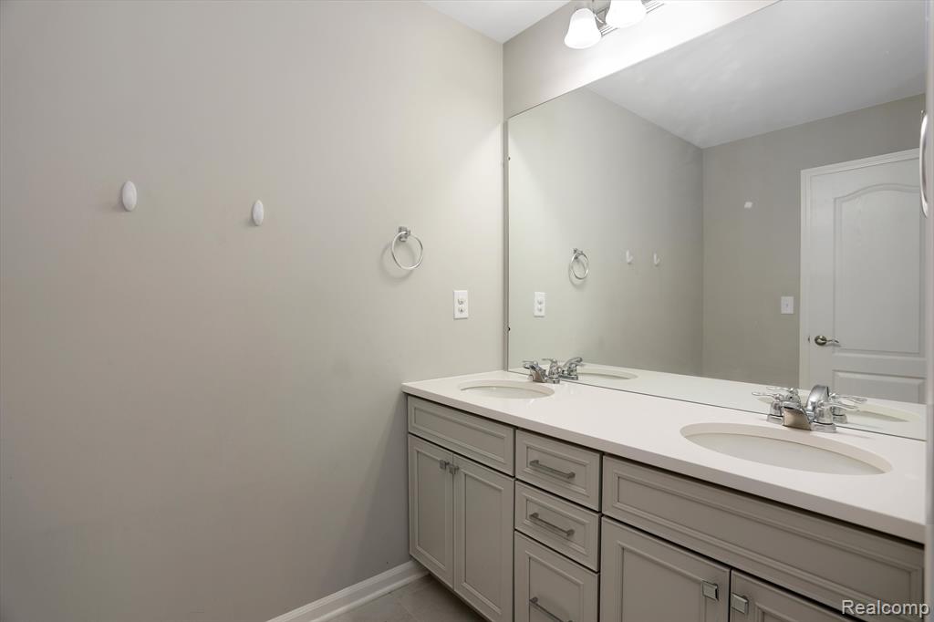 4974 Glenora Drive, Lake Orion, MI — Photo 20