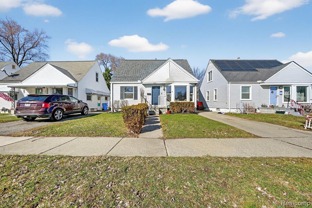 438 W Brockton Avenue, Madison Heights, MI 48071 — Photo 4