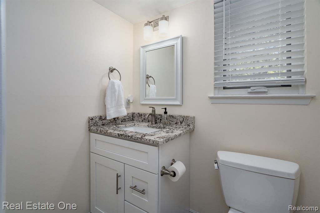 4995 Stoddard Drive, Troy, MI 48085 — Photo 17