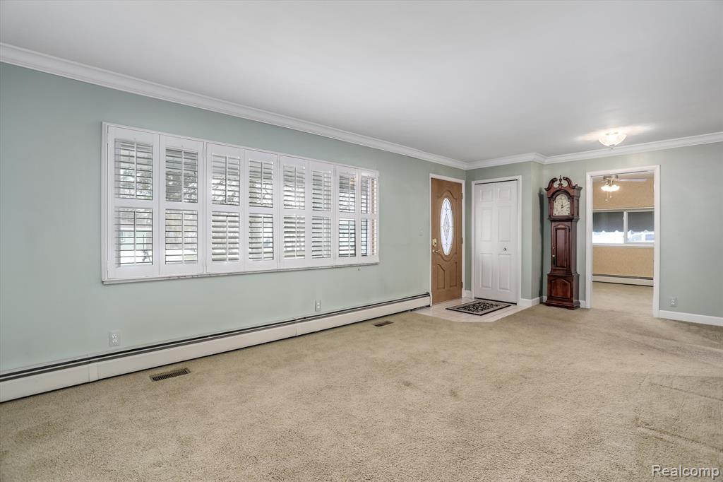 7464 S SHAKER Drive, Waterford, MI 48327 — Photo 10