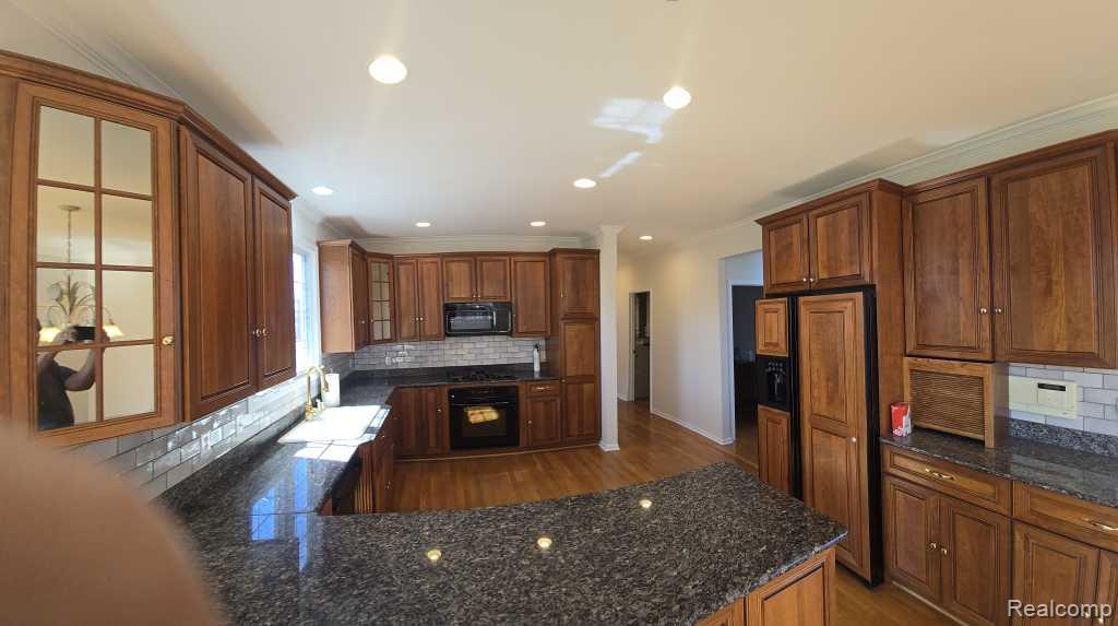 31975 Riverdale Street, Harrison Township, MI — Photo 16