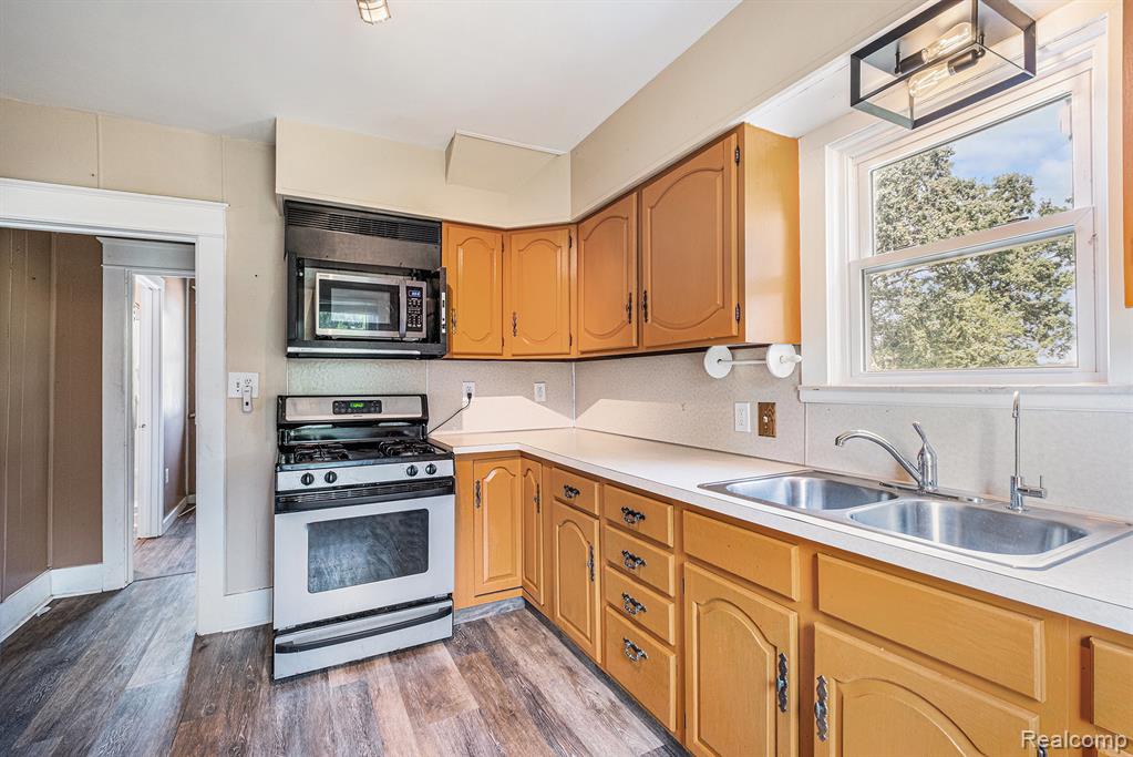 10262 Grand Blanc Road, Gaines Vlg, MI 48436 — Photo 11