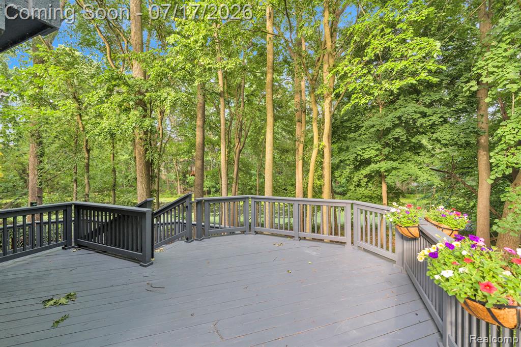 6081 Beachwood Drive, West Bloomfield, MI 48324 — Photo 61