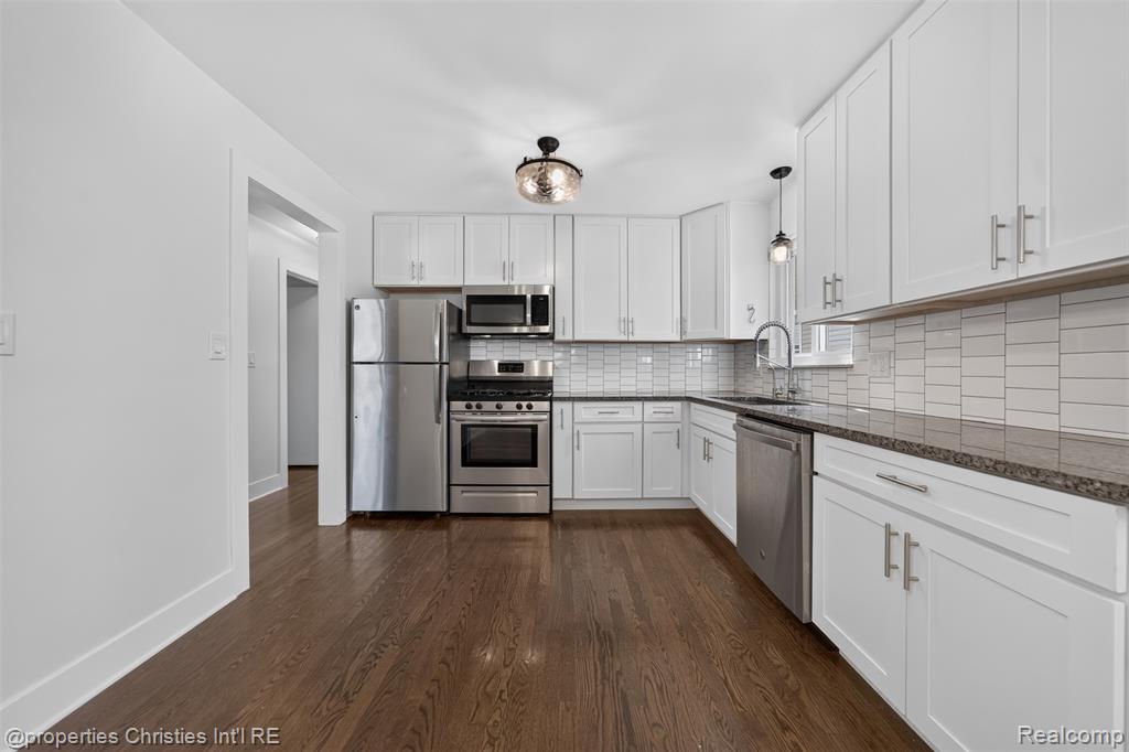 27856 Lenox Avenue, Madison Heights, MI 48071 — Photo 11