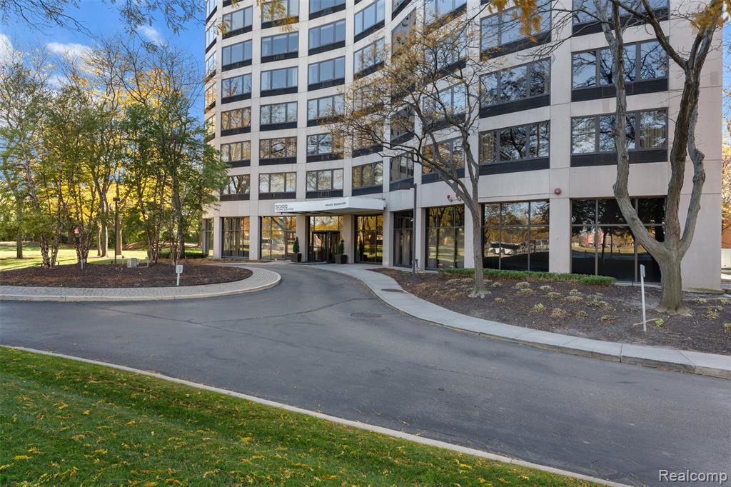 5000 Town Center Center, 306, Southfield, MI 48075 — Photo 28