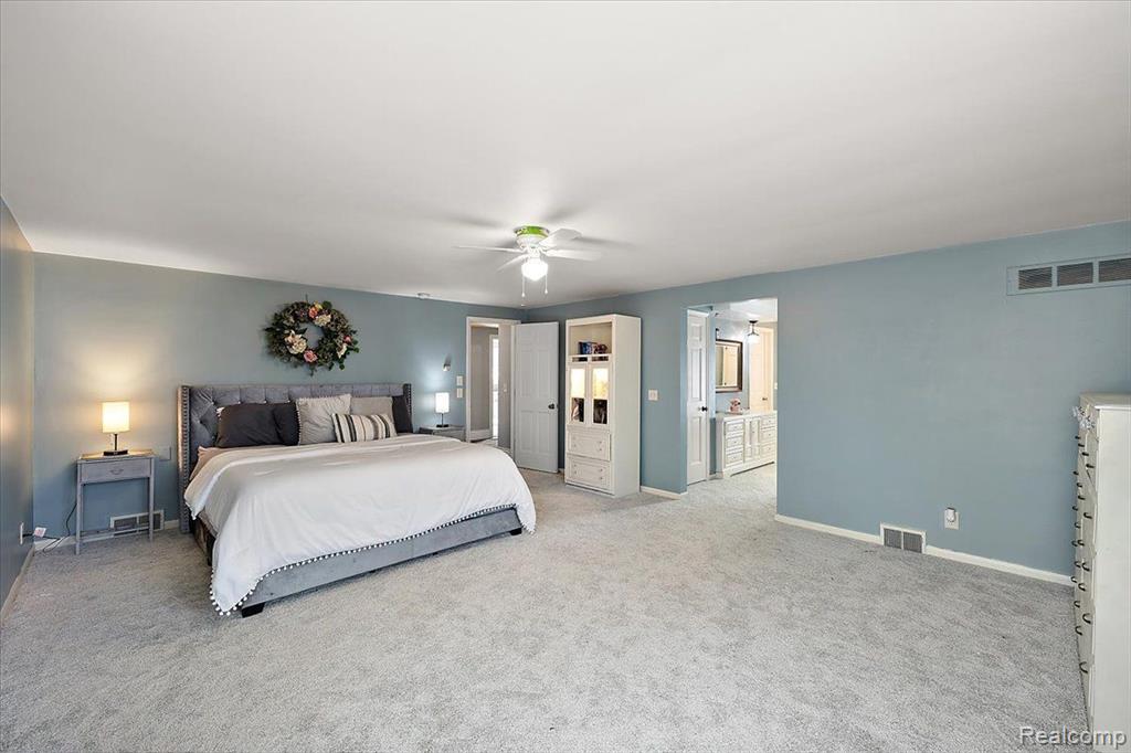 628 BENNINGTON Drive, Bloomfield Hills, MI 48304 — Photo 42