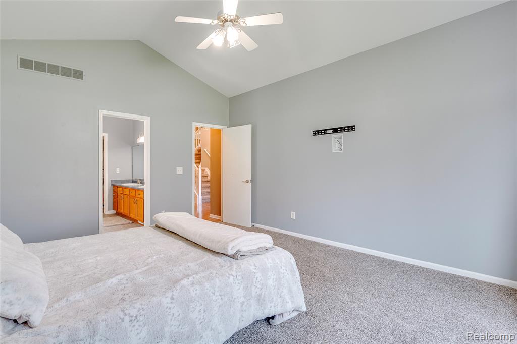 461 Alexander Drive, Commerce Twp, MI 48390 — Photo 8