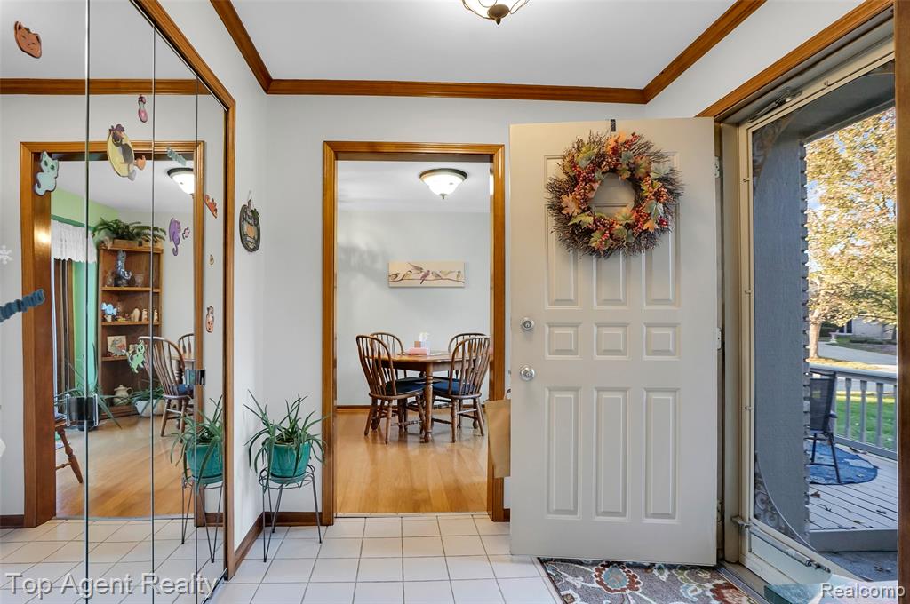 43058 W Kirkwood Drive, Clinton Twp, MI 48038 — Photo 5