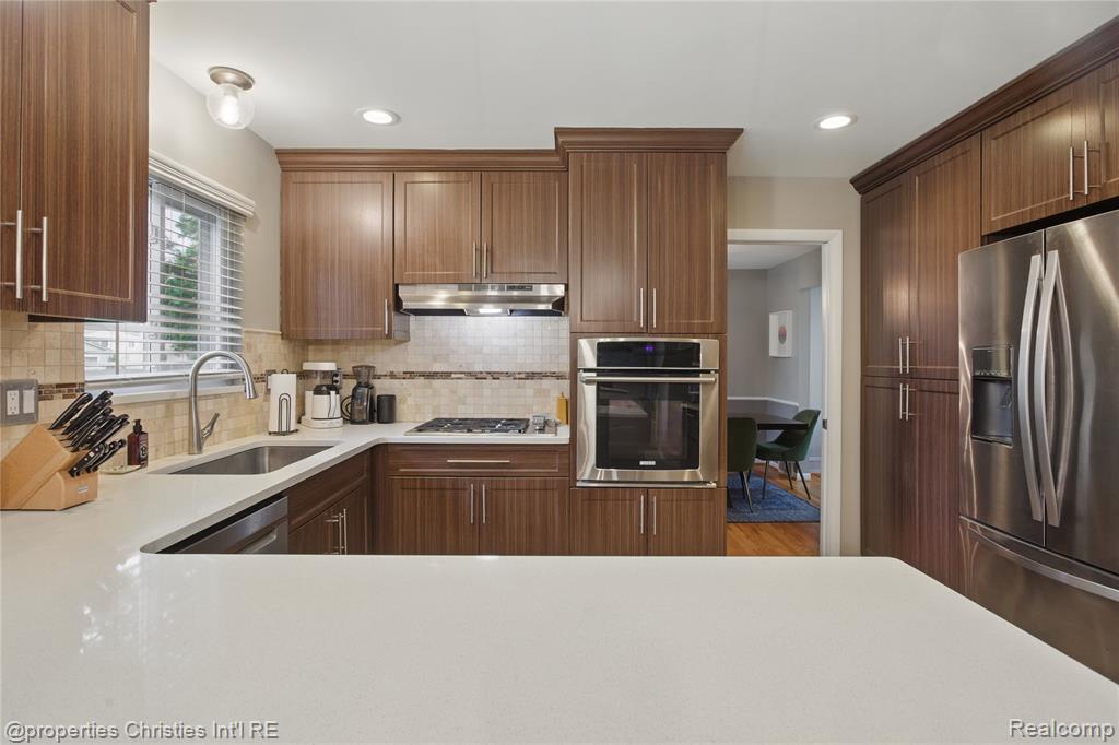 6821 Tamerlane Drive, West Bloomfield, MI — Photo 8