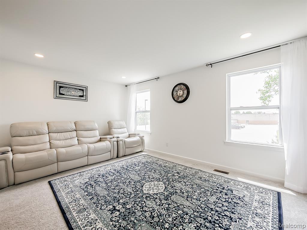 4054 Jayden Court, Sterling Heights, MI 48314 — Photo 32