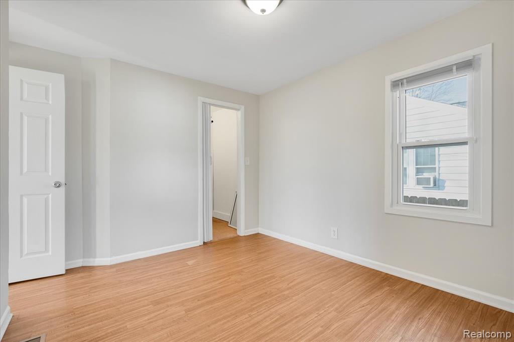 60 W Harry Avenue, Hazel Park, MI 48030 — Photo 14