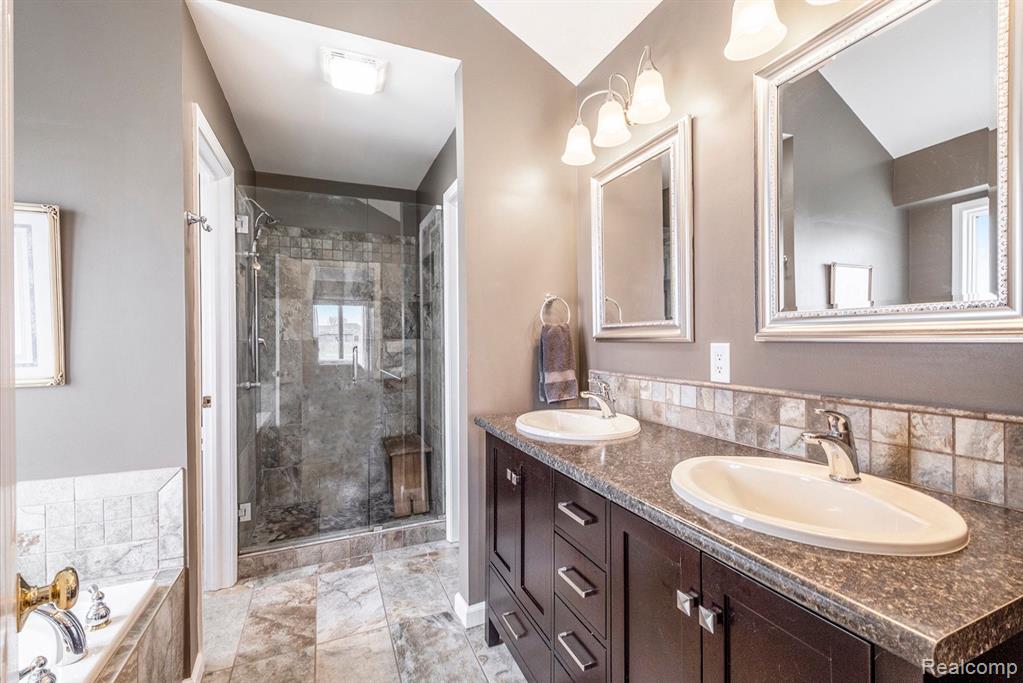 9128 WOODRIDGE Drive, Davison, MI 48423 — Photo 22