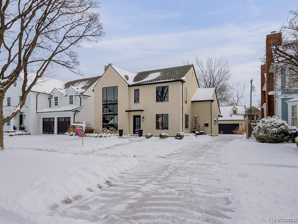 2909 Pioneer Club Road SE, East Grand Rapids, MI, 49506