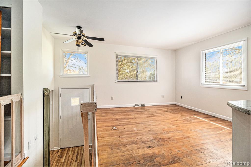 1376 MCCARTHY, Ypsilanti, MI 48198 — Photo 3