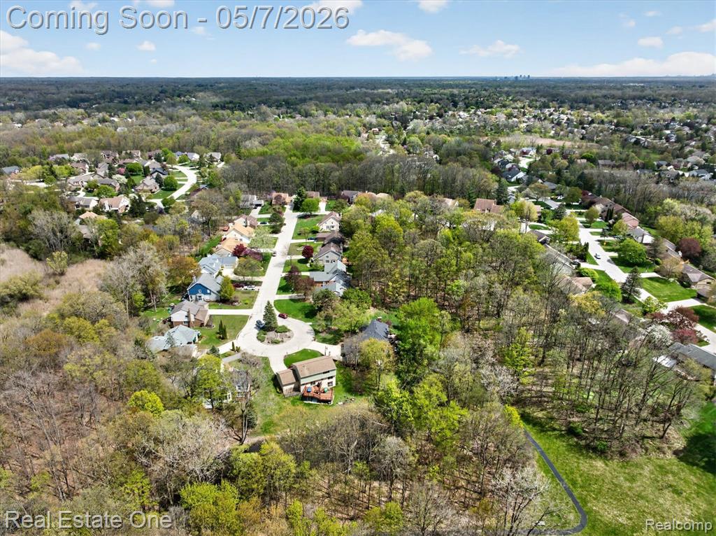 38967 Holsworth Court, Farmington, MI 48331 — Photo 86