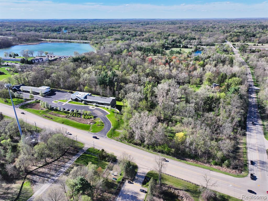 5920 PLEASANT VALLEY Road, Brighton, MI 48116 — Photo 16