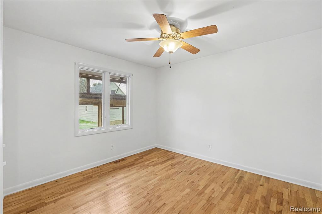 5199 Lapeer Road, Burton, MI 48509 — Photo 12