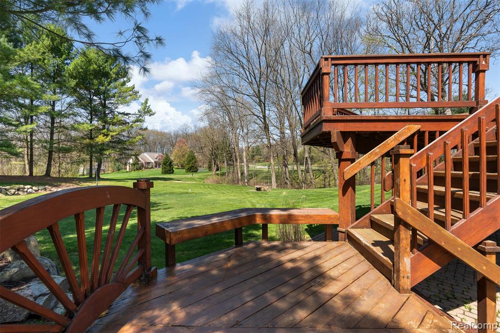 561 Valley Drive, Milford, MI 48381 — Photo 46