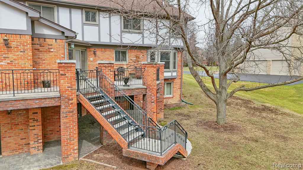 415 W HICKORY GROVE Road, Bloomfield Hills, MI 48302 — Photo 45