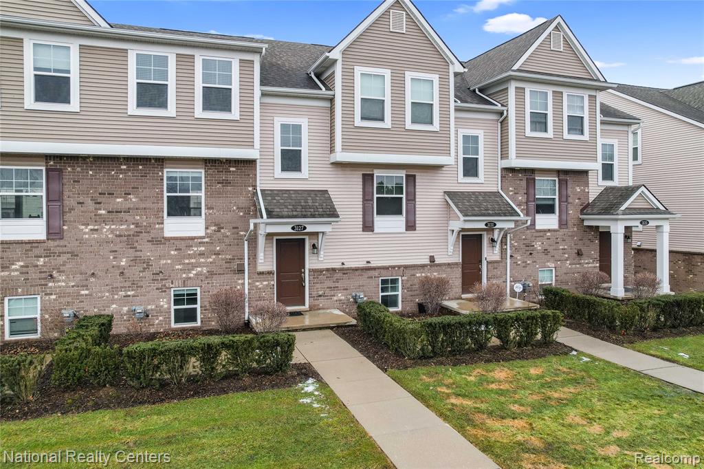 3127 Chambers W, Wixom, MI 48393 — Photo 2