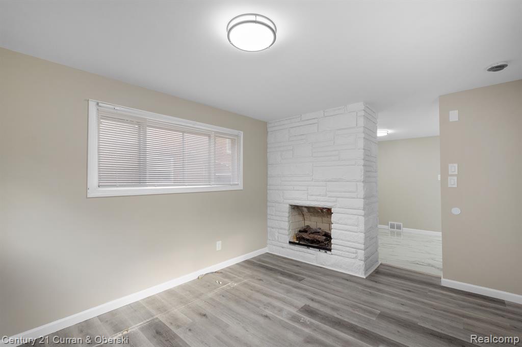 8771 E OUTER Drive, Detroit, MI 48213 — Photo 15