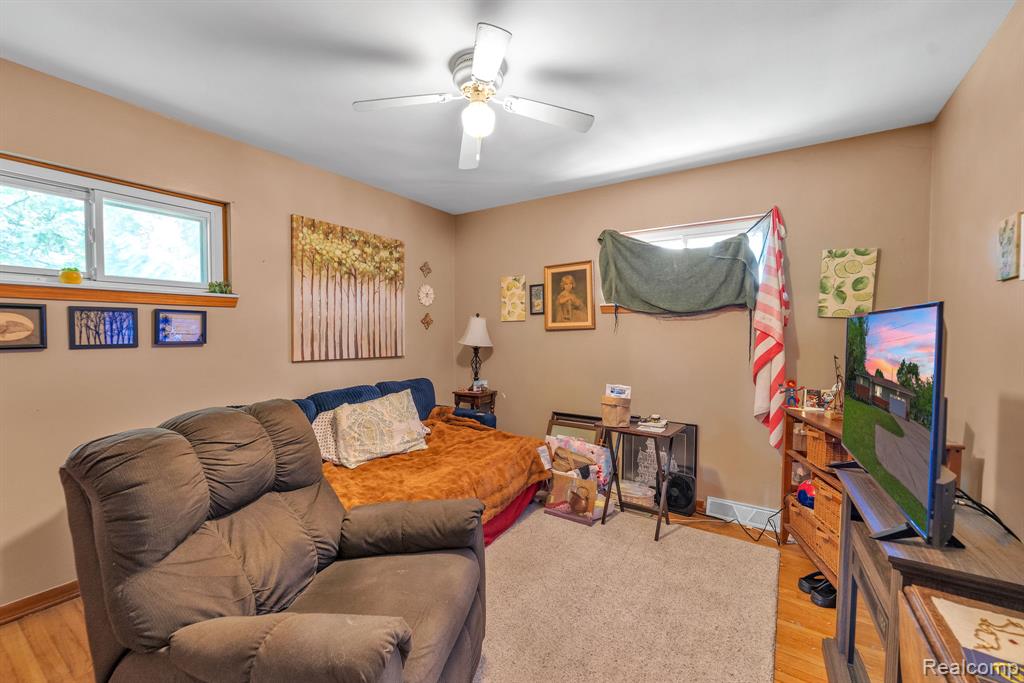 8016 Pardee Road, Taylor, MI 48180 — Photo 31