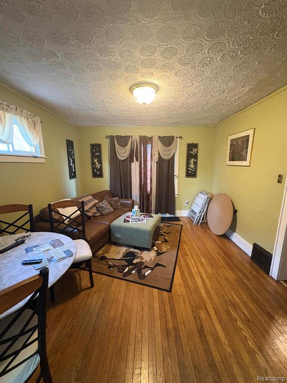 15346 Dexter Avenue - Photo 4