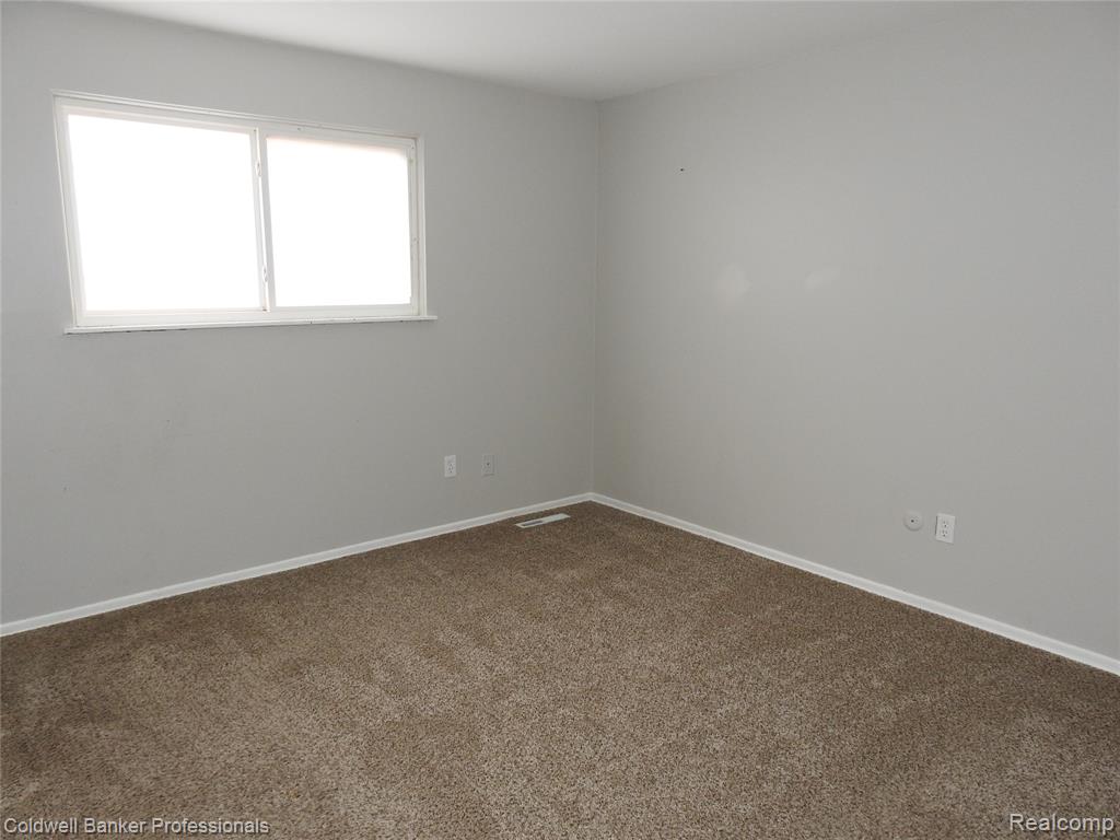 5919 Western Road, Flint, MI 48506 — Photo 17