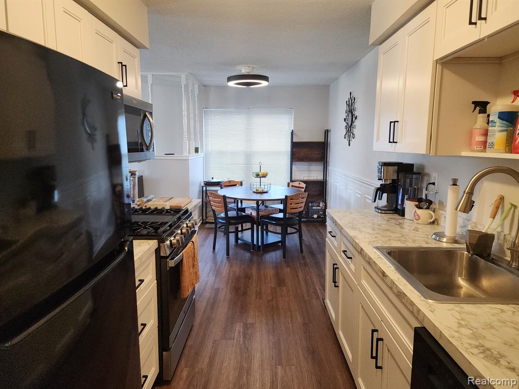 22842 RENFORD Street, Novi, MI — Photo 15