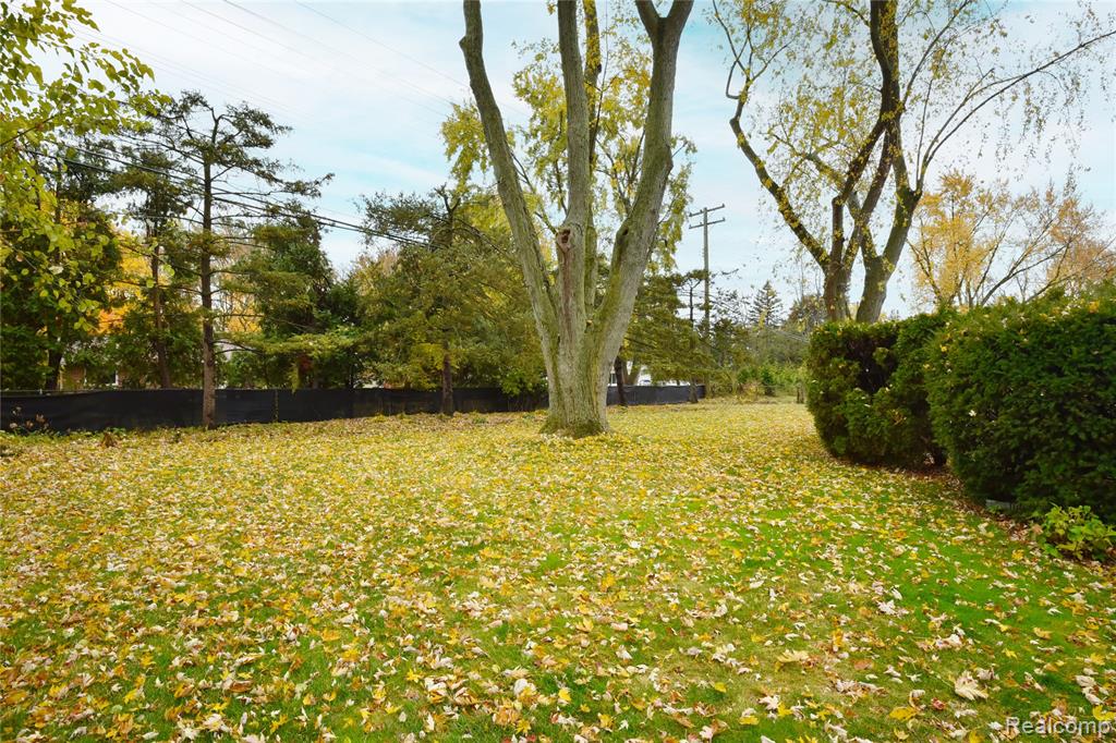 6727 Lahser Road, Bloomfield Hills, MI 48301 — Photo 33